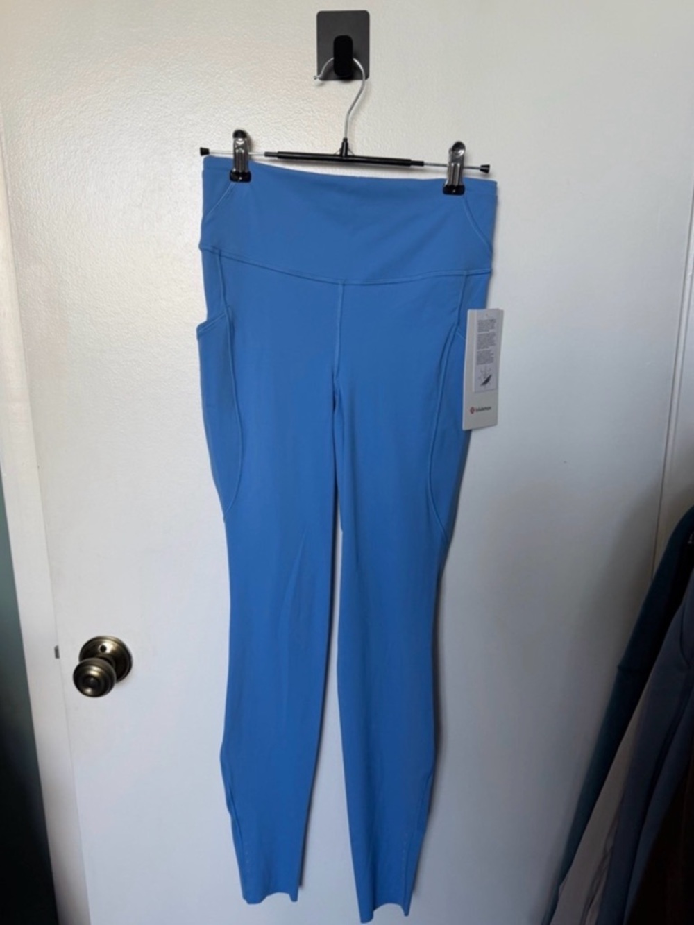 lululemon athletica pool party Bra, Tank, Shorts & Leggings Pilates set! - Picture 6 of 15